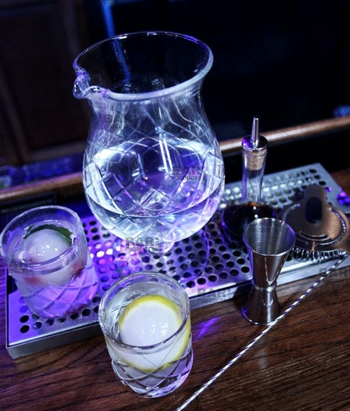 BarConic® Stemmed Diamond Bar Kit W/44 Oz Mixing Glass Set 4 BarConic® Stemmed Diamond Bar Kit W/44 Oz Mixing Glass Set - Image 2