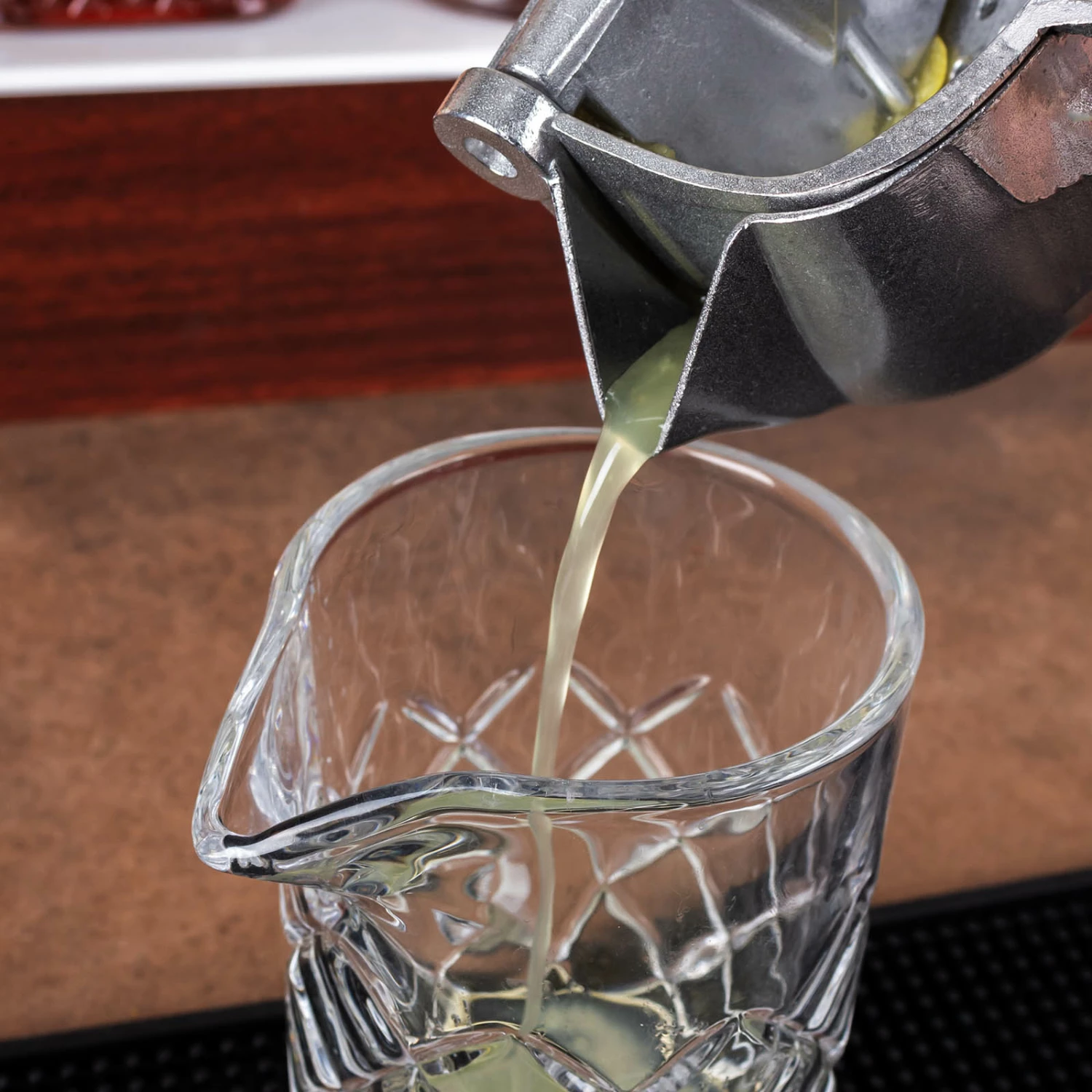 BarConic® Manual Fruit Juicer - Aluminum 6 BarConic® Manual Fruit Juicer - Aluminum - Image 4