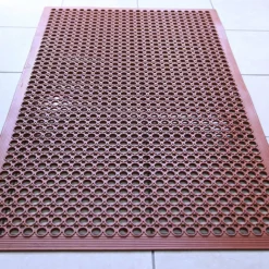 Rubber Floor Mat – Red 3’ X 5’ – Grease Resistant