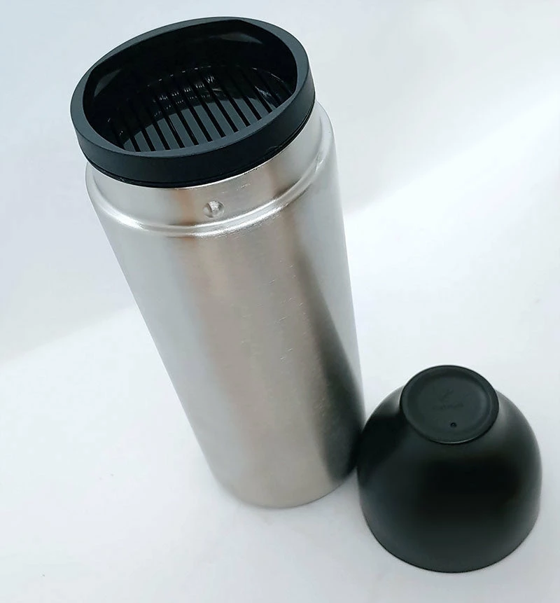 Twist To Lock 3 Piece Cocktail Shaker - 18 Ounce 6 Twist To Lock 3 Piece Cocktail Shaker - 18 Ounce - Image 4