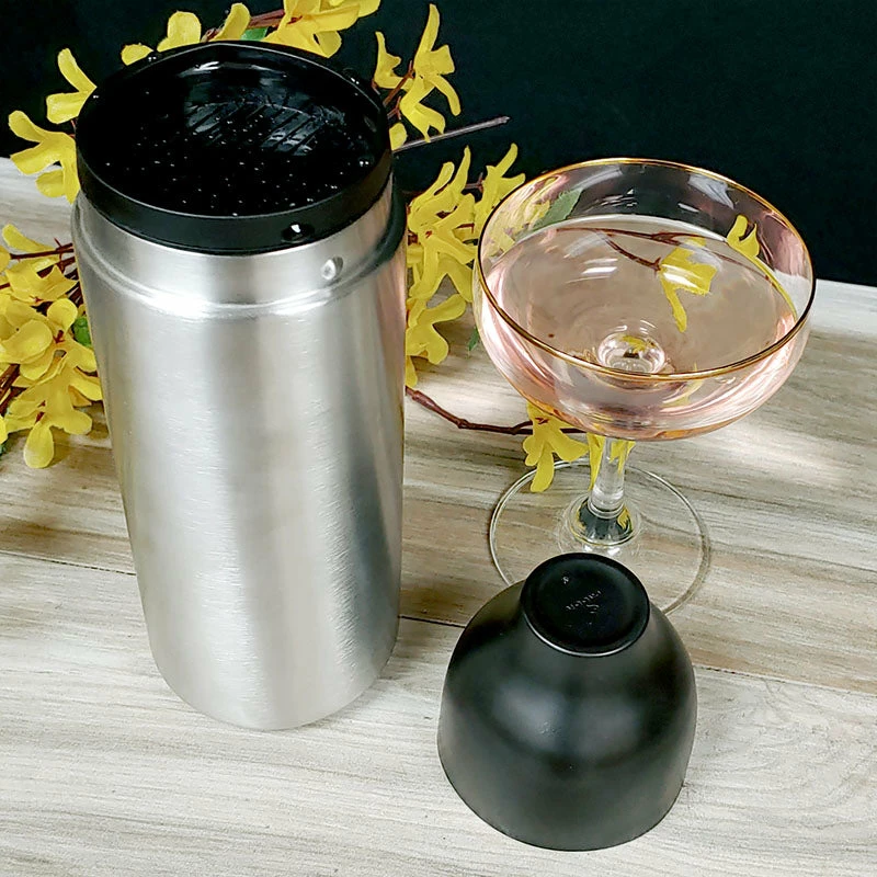 Twist To Lock 3 Piece Cocktail Shaker - 18 Ounce 4 Twist To Lock 3 Piece Cocktail Shaker - 18 Ounce - Image 2