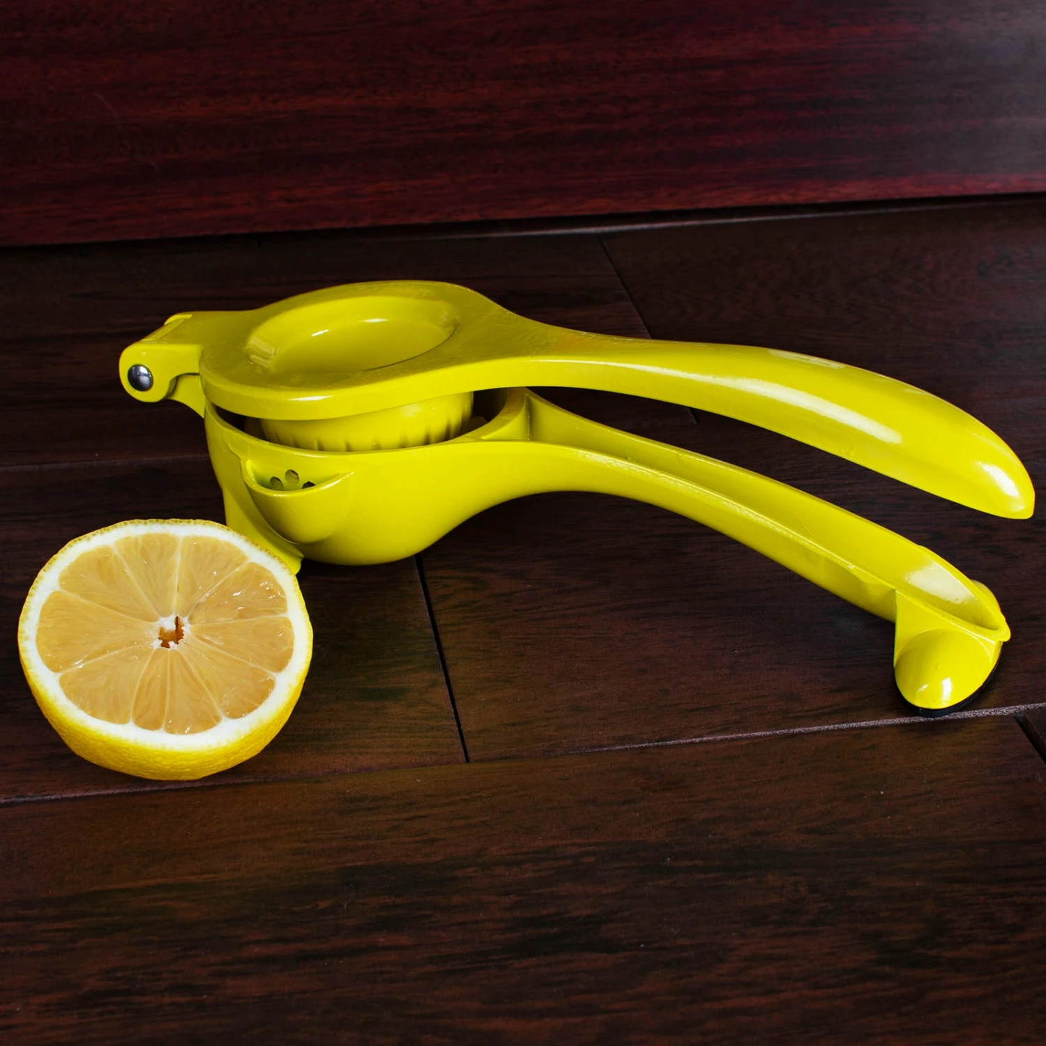 High End Citrus Juicers W/ Side Strainer ( Color Options) 4 High End Citrus Juicers W/ Side Strainer ( Color Options) - Image 2